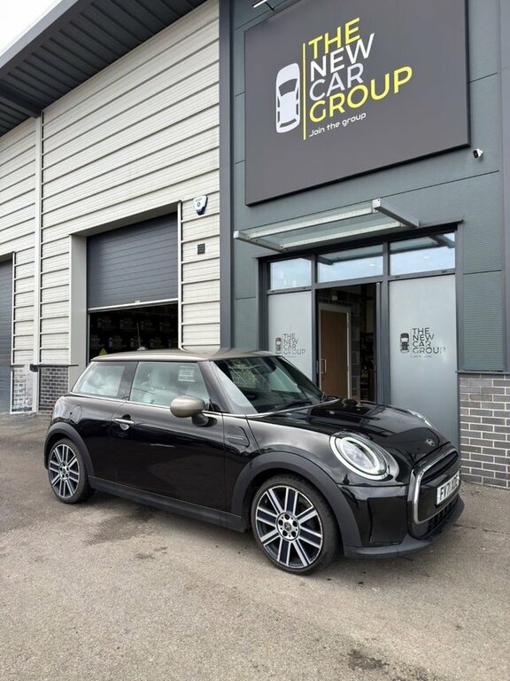 Mini Hatch 2021 1.5 Cooper Exclusive Hatchback Man Black