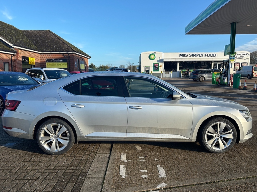 Skoda Superb 2.0 Tdi Se L Executive Hatchback Dsg Au Silver