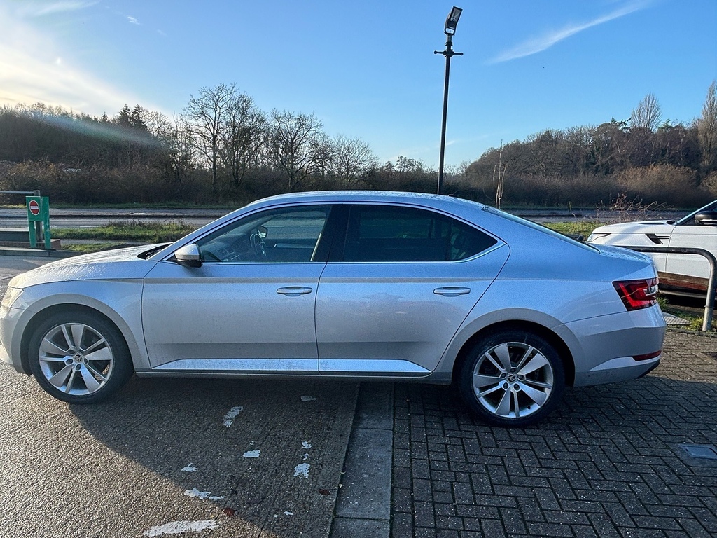 Skoda Superb 2.0 Tdi Se L Executive Hatchback Dsg Au Silver #6