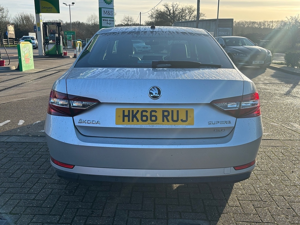 Skoda Superb 2.0 Tdi Se L Executive Hatchback Dsg Au Silver #3