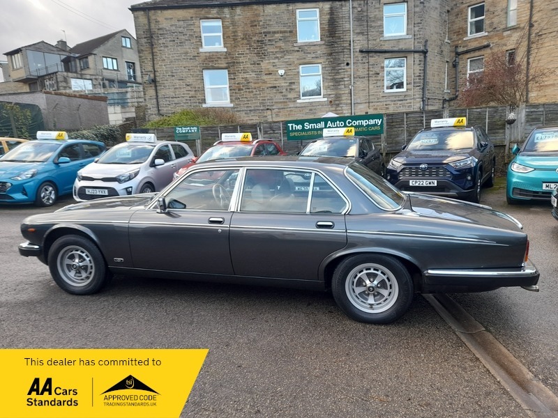 Daimler Double Six V12 Manufactured 1991 Grey #5