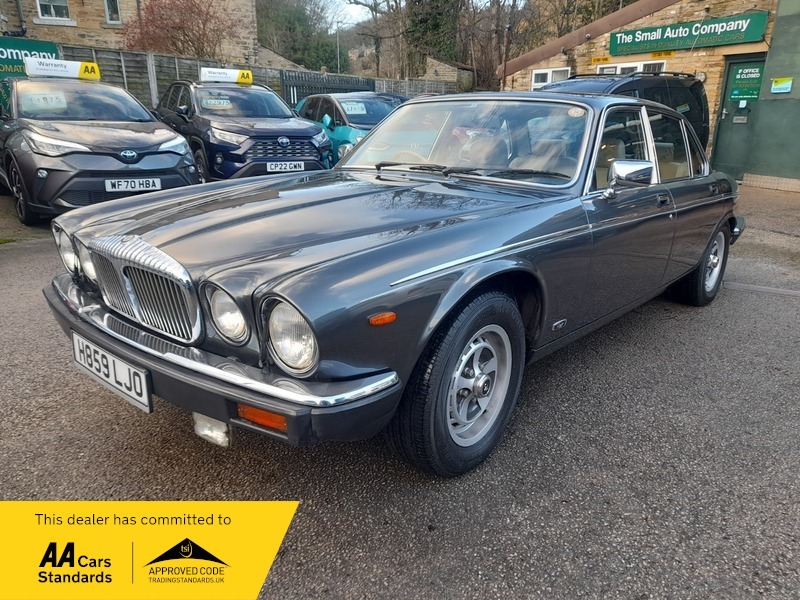 Daimler Double Six V12 Manufactured 1991 Grey #3