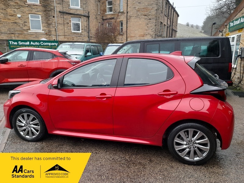 Toyota Yaris 1.5 Vvt-h Icon E-cvt DP72HDY Red #4