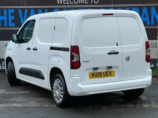Vauxhall Combo Mpv VU19UEV White #5
