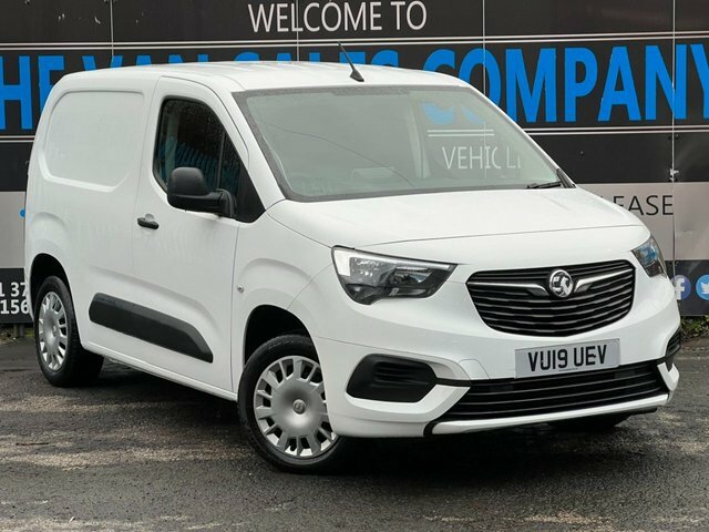Vauxhall Combo Mpv VU19UEV White #2