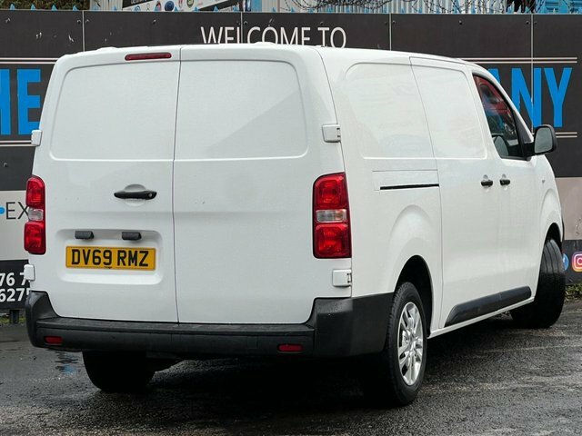 Vauxhall Vivaro Mpv DV69RMZ White #5