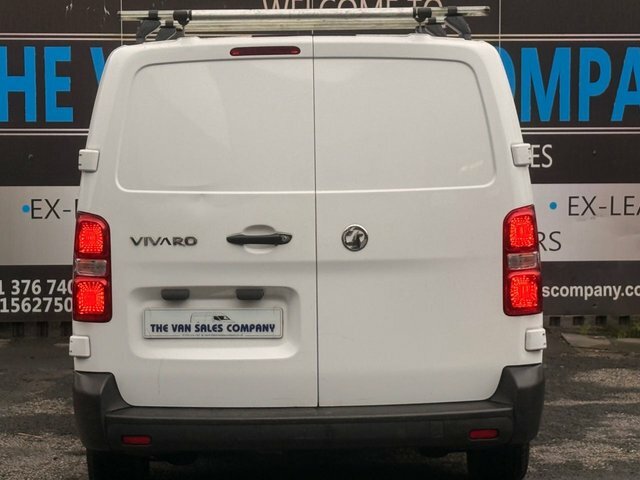 Vauxhall Vivaro Mpv WV69XRZ White #5