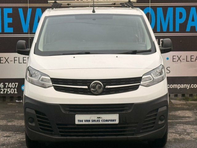 Vauxhall Vivaro Mpv WV69XRZ White #2
