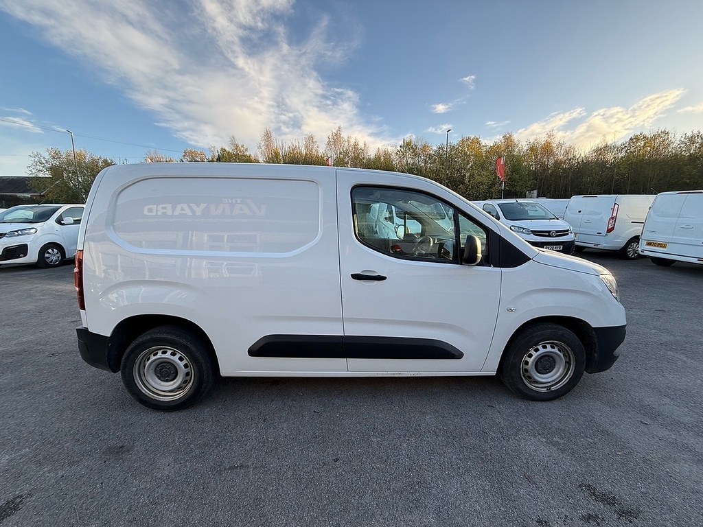 Vauxhall Combo 1.5 Turbo D 2000 Dynamic Swb Air Con Panel Van VK22HKA White #4