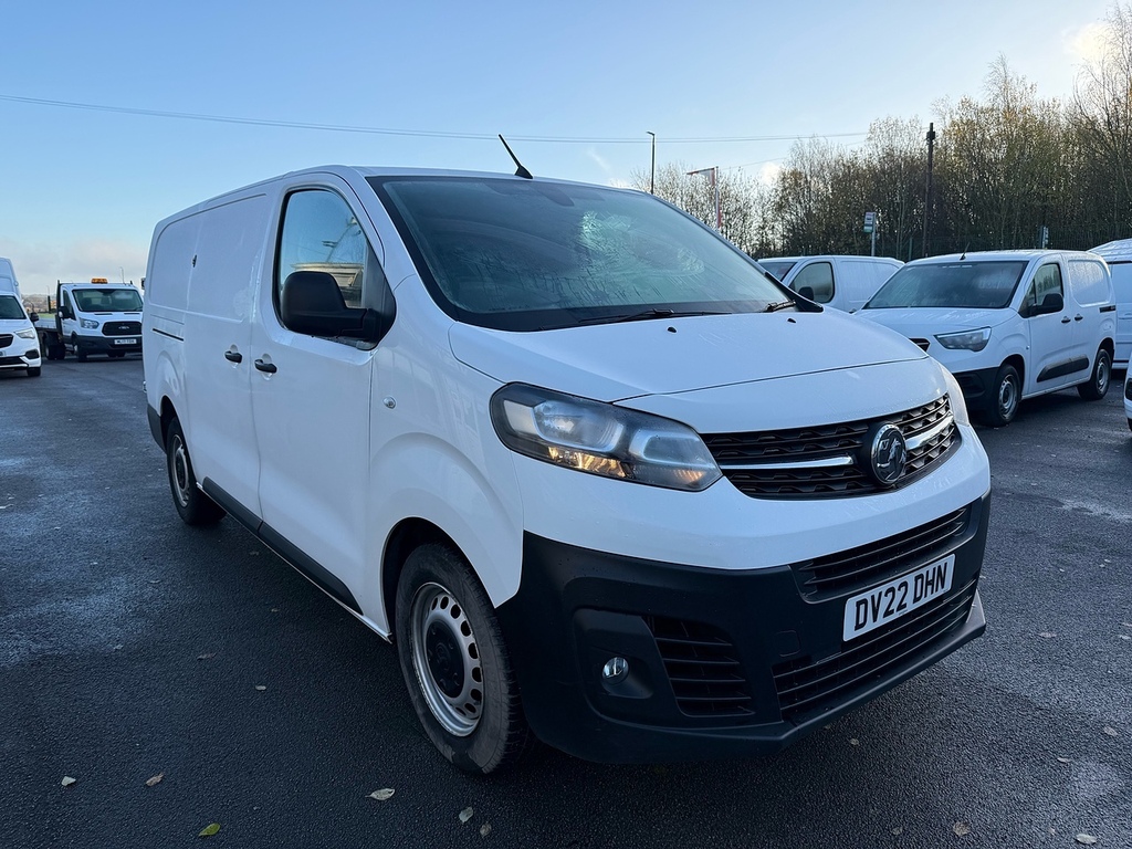 Vauxhall Vivaro 1.5 Turbo D 2900 Dynamic Lwb Air Con Van 6Dr Diese DV22DHN White #3