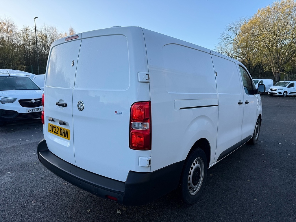 Vauxhall Vivaro 1.5 Turbo D 2900 Dynamic Lwb Air Con Van 6Dr Diese DV22DHN White #5