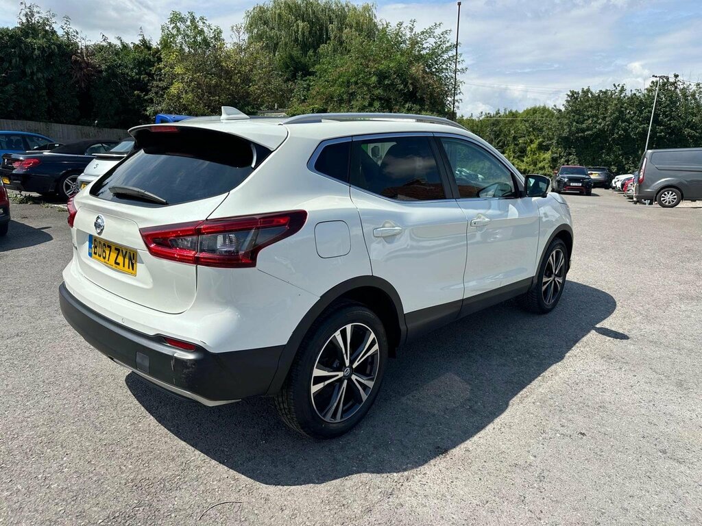 Nissan Qashqai Suv 1.2 Dig-t N-connecta Euro 6 Ss 201767 BD67ZYN White #5