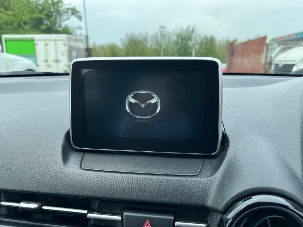 Mazda 2 Hatchback 1.5 Skyactiv-g Sport Black Euro 6 Ss NL65ZVZ White #6