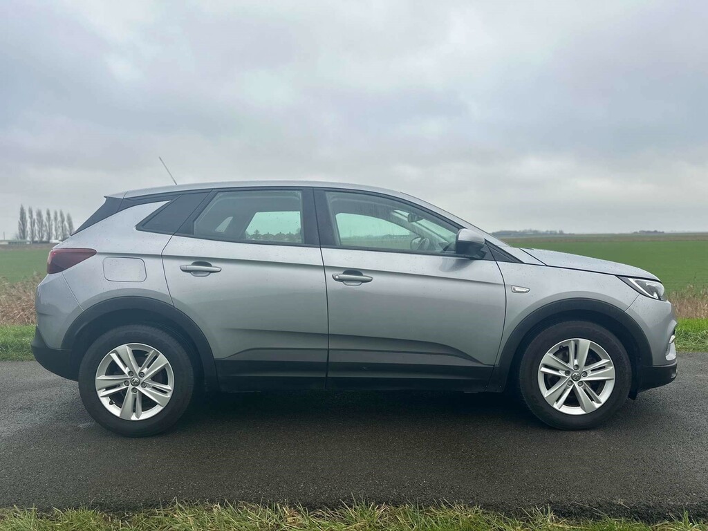 Vauxhall Grandland X Se T MC69BJV Grey #3