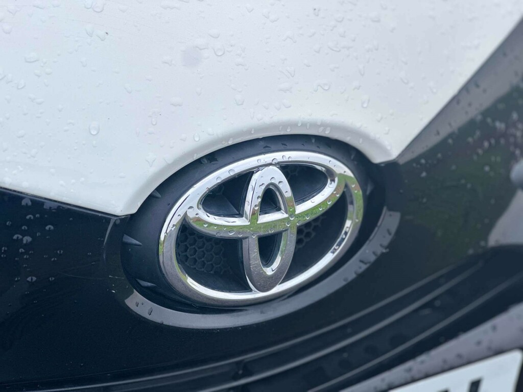 Toyota Aygo X X-play Vvt-i AK18VXN White #2