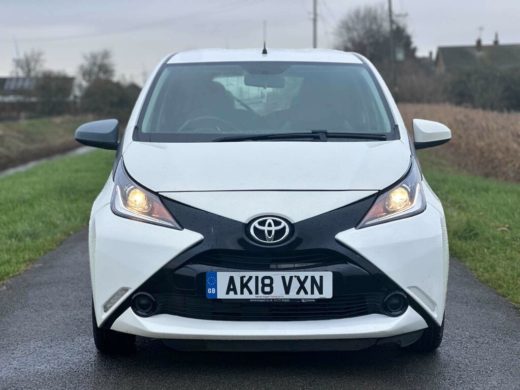 Toyota Aygo X X-play Vvt-i AK18VXN White #4