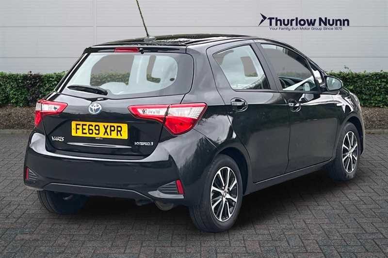 Toyota Yaris 1.5 Vvt-h Icon Tech Hatchback Hybrid E- FE69XPR Black #3