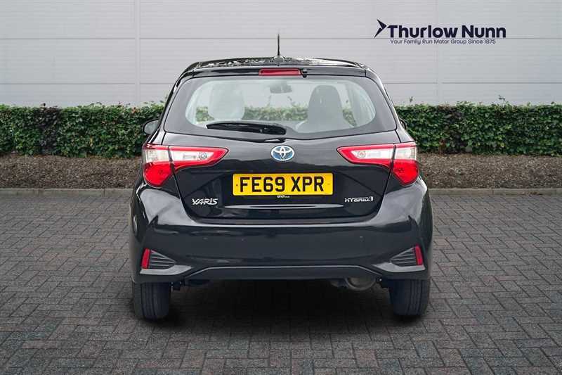 Toyota Yaris 1.5 Vvt-h Icon Tech Hatchback Hybrid E- FE69XPR Black #4