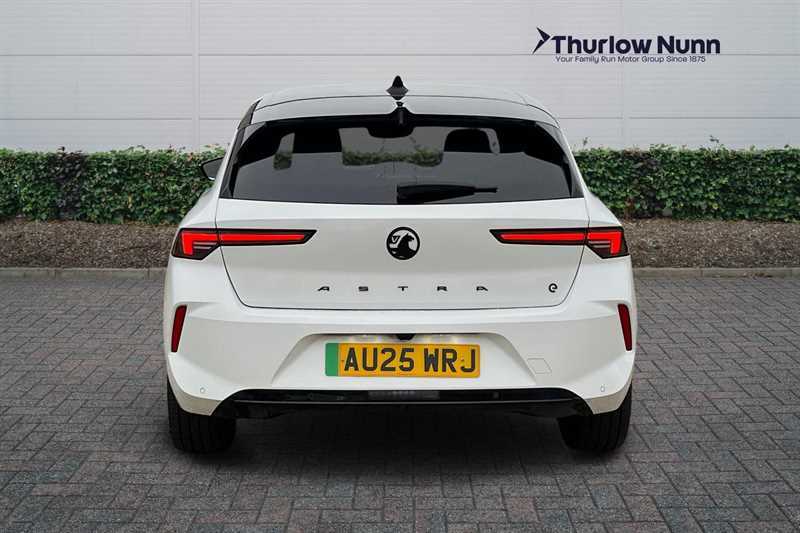 Vauxhall Astra 54Kwh Ultimate Hatchback 156 Ps AU25WRJ White #4
