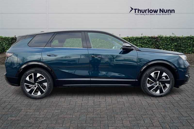 Vauxhall Grandland 73Kwh Gs Suv 213 Ps KW74HZC Blue #2