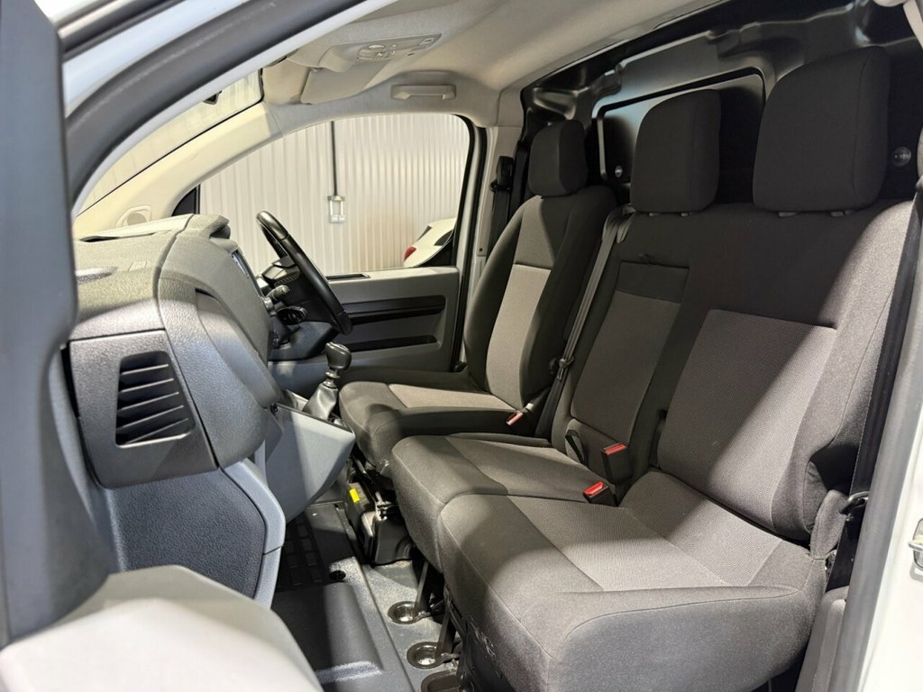 Citroen Dispatch 1.5L Driver Pro M 6Dr LA72YDH White #5