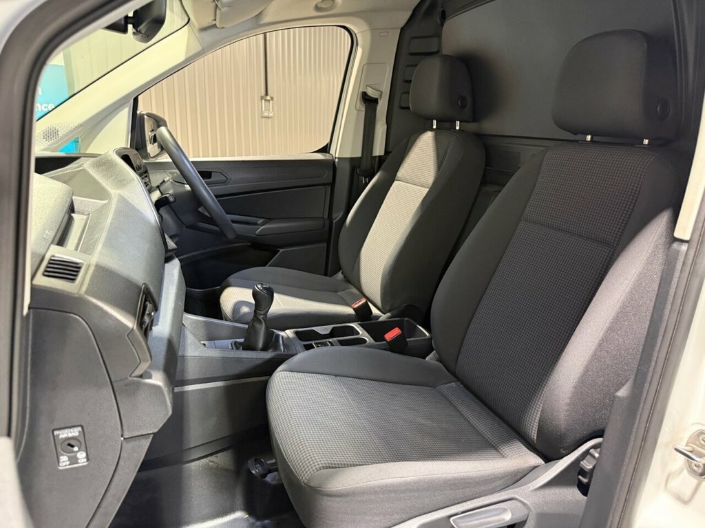 Volkswagen Caddy 2L Commerce DU72EYJ White #5