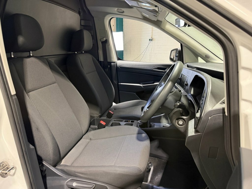 Volkswagen Caddy 2L Commerce DU72EYJ White #6