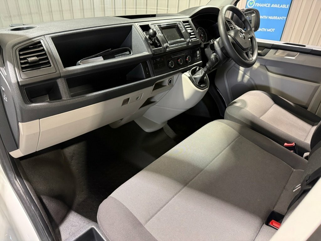 Volkswagen Transporter 2L Startline BU18SYG White #4