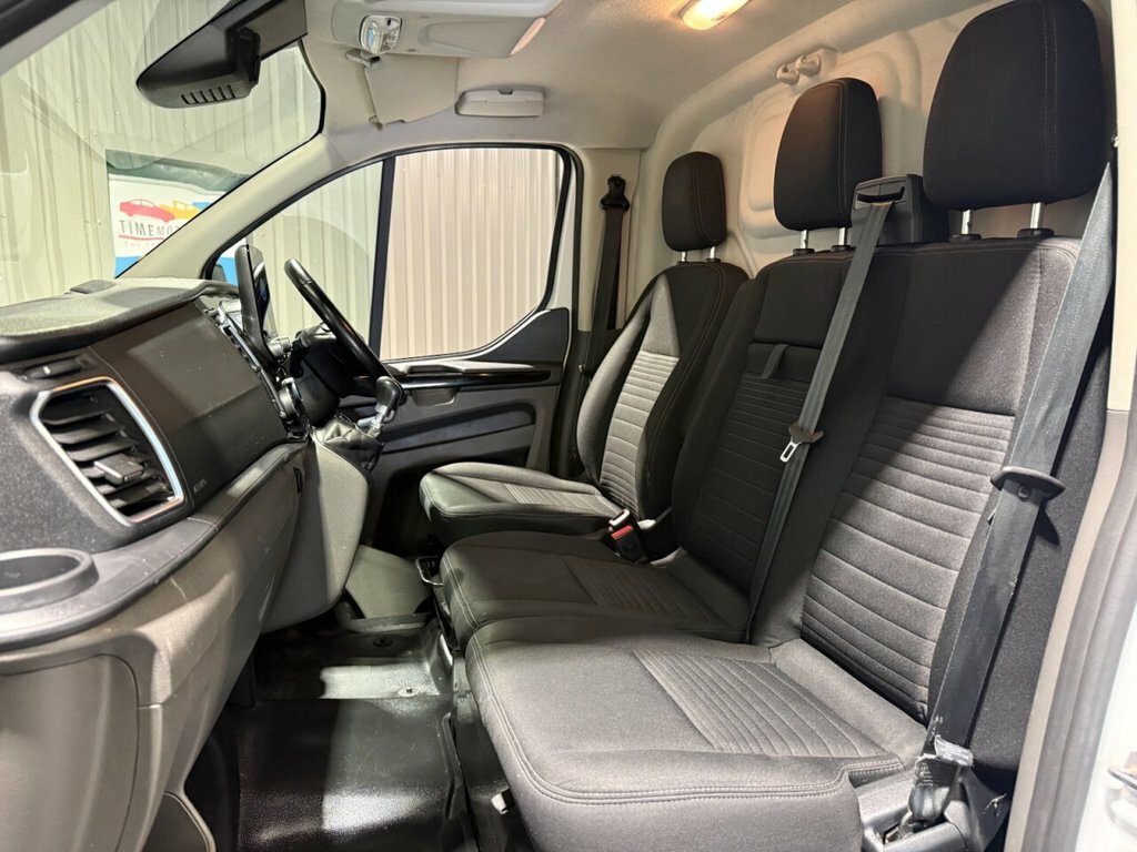 Ford Transit Custom 2L Limited WR71DBX White #5