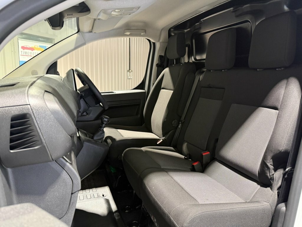 Vauxhall Vivaro 2L Pro 6Dr DT24XHF White #6