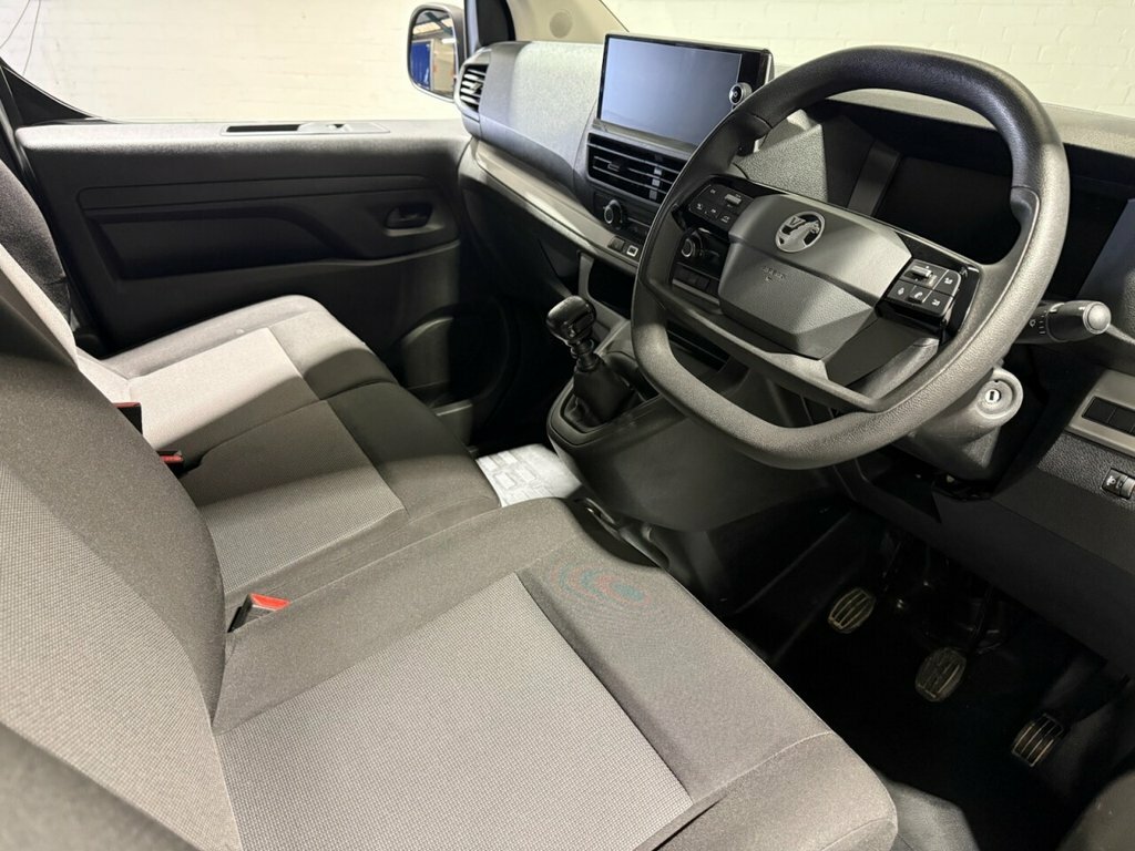 Vauxhall Vivaro 2L Pro 6Dr DT24XHF White #3