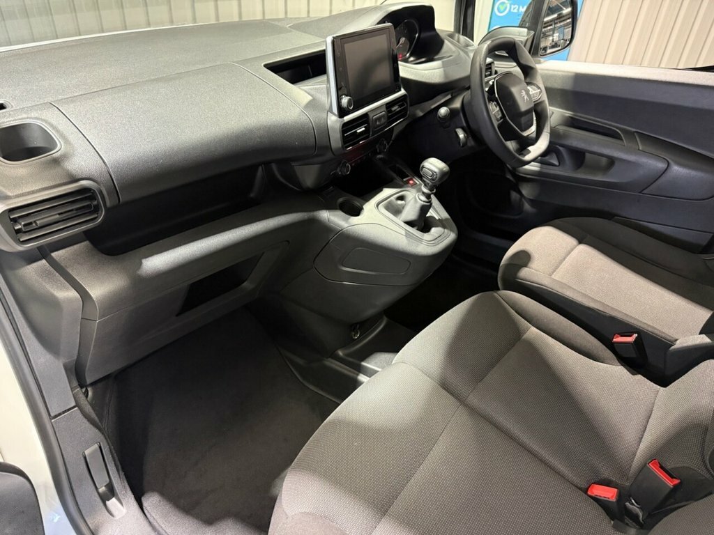 Peugeot Partner 1.5L Asphalt Premium LL72CXC White #3
