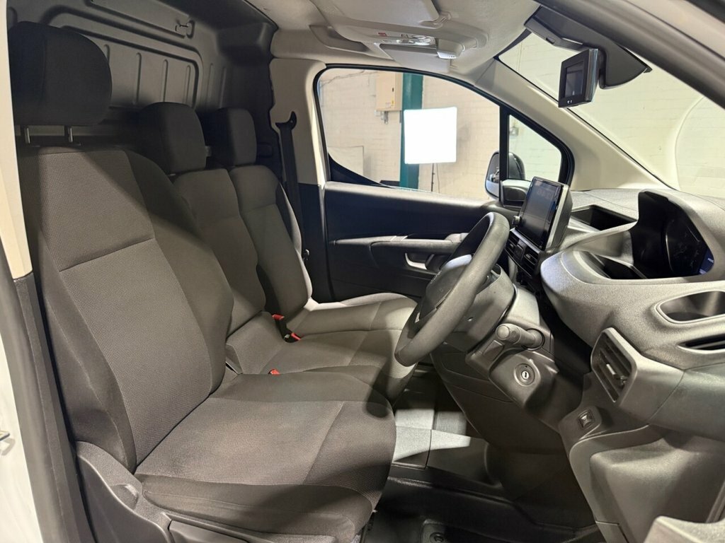 Peugeot Partner 1.5L Asphalt Premium LL72CXC White #6