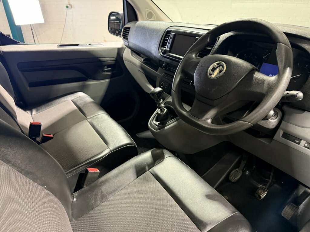 Vauxhall Vivaro 1.5L Sportive DS69KFT Grey #3