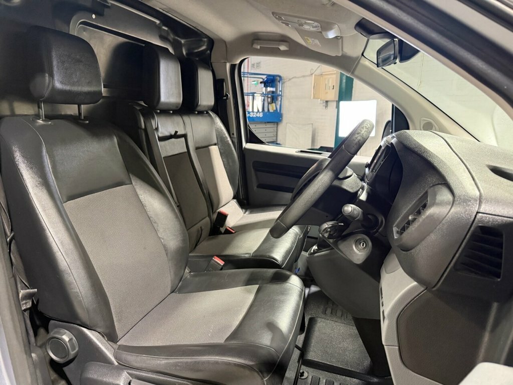 Vauxhall Vivaro 1.5L Sportive DS69KFT Grey #6