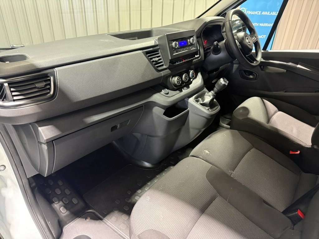 Nissan Primastar 2L Acenta CK73VJV White #3