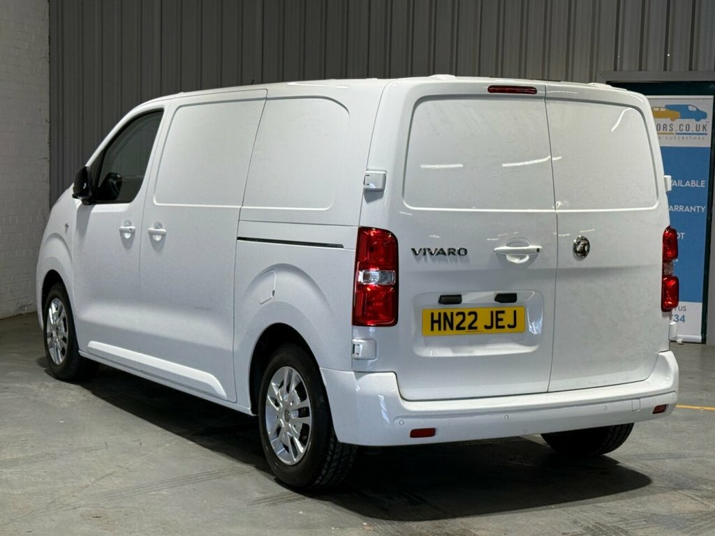 Vauxhall Vivaro 1.5L Sportive 6Dr HN22JEJ White #2
