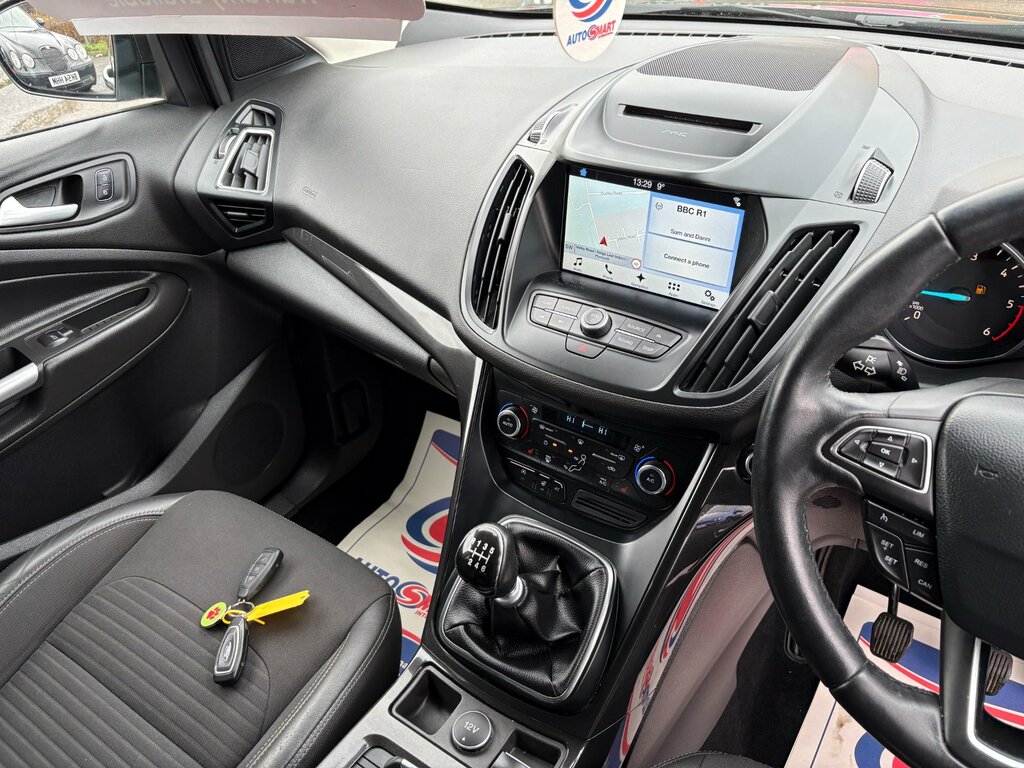 Ford Kuga 2.0 Tdci Titanium Suv Awd Euro 6 OU17VRY Grey #3