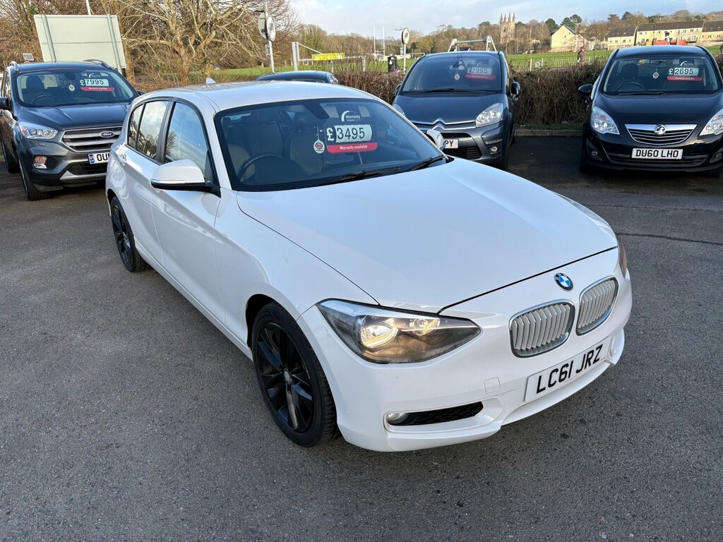 BMW 1 Series 2.0 116D Urban Hatchback Euro 5 LC61JRZ White #4