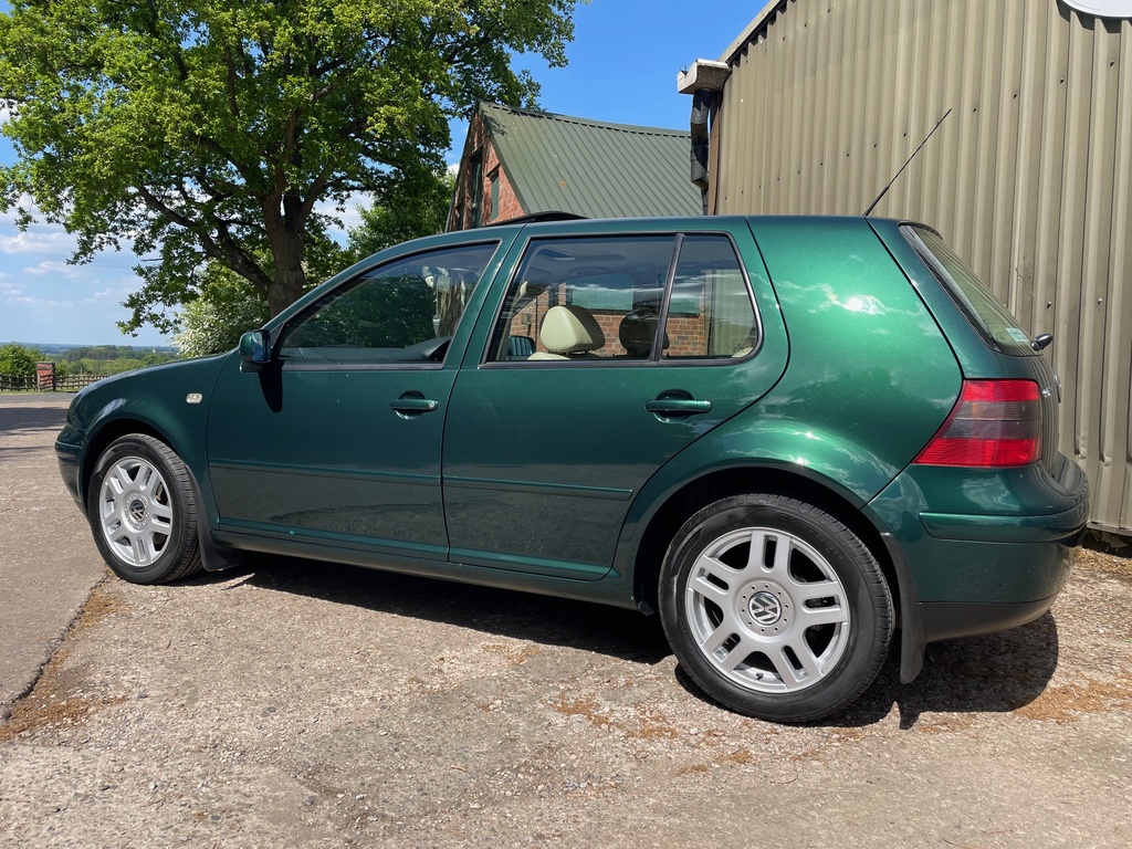 Volkswagen Golf 2.3 Vr5 5... #2