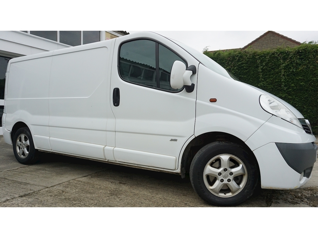 Vauxhall Vivaro Cdti Sportive 2900 U104 White #2
