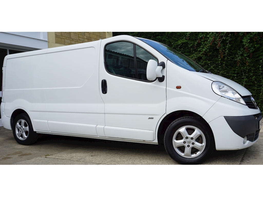Vauxhall Vivaro Cdti Sportive 2900 U134 White