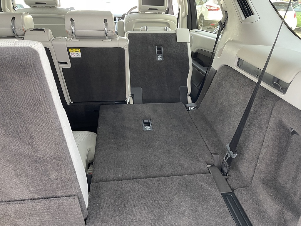 Land Rover Discovery Sd4 Hse Luxury U150 Ulez OV18MZG Silver #4
