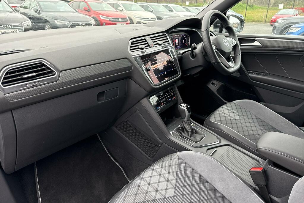 Volkswagen Tiguan Allspace 2.0 Tdi R-line Dsg KT74LPK Black #2