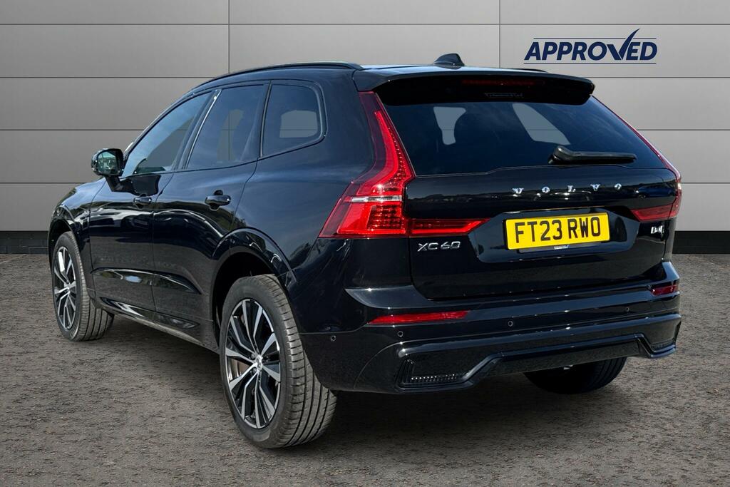 Volvo XC60 2.0 B4d Plus Dark Awd Geartronic FT23RWO Black #3