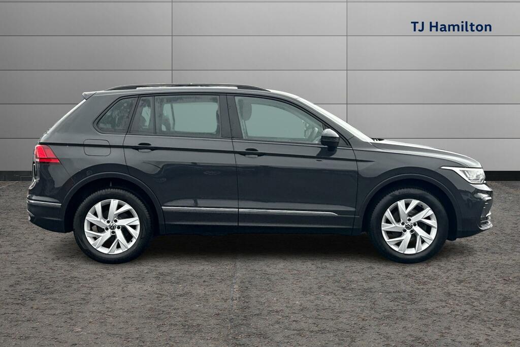 Volkswagen Tiguan 1.5 Tsi Life EA72PFZ Grey #4