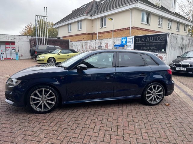 Audi A3 2018 1.5 Tfsi Cod 35 Black Edition Sportback P WF68TBX Blue #2