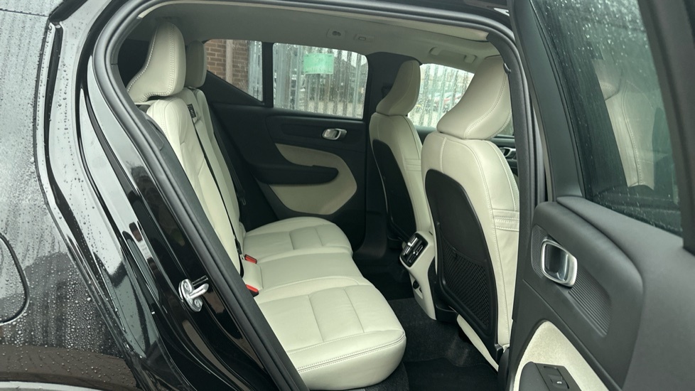 Volvo XC40 Ultra, B3 Mild Hybrid, Dark 21 Alloy Upg BN75ZBU Black #6