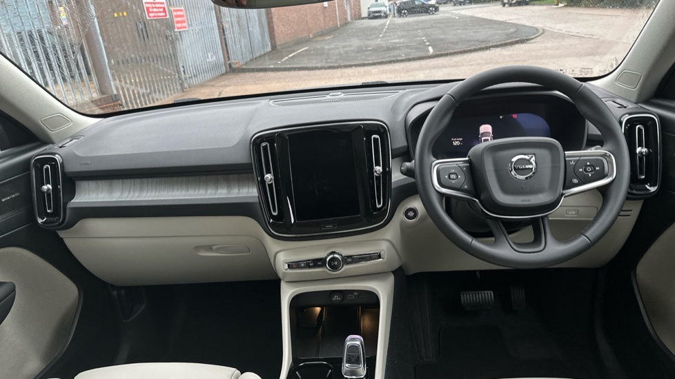 Volvo XC40 Ultra, B3 Mild Hybrid, Dark 21 Alloy Upg BN75ZBU Black #5