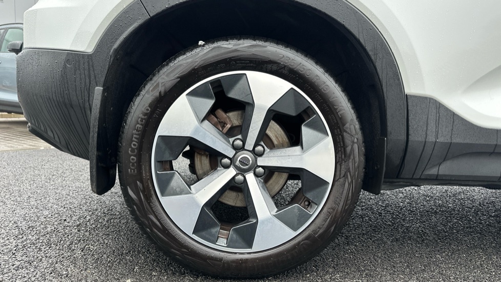 Volvo XC40 Inscription, T3 High Performance Sound-rea Red #9